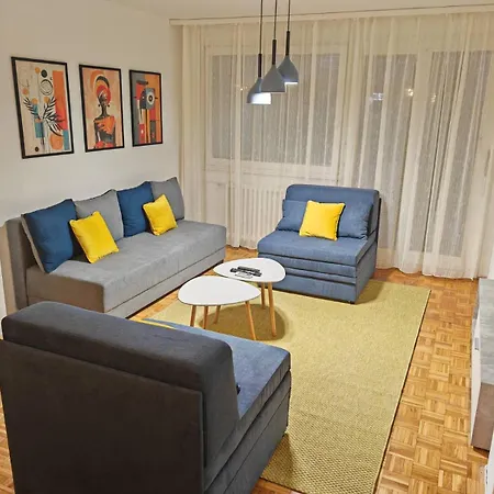 New Lovely Three Bedroom Apartamento *