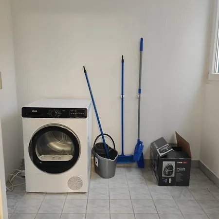 New Lovely Three Bedroom 公寓