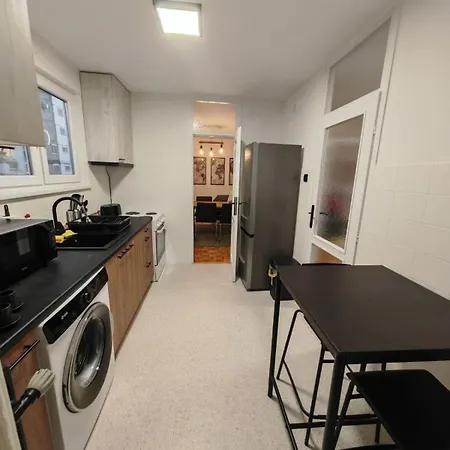 New Lovely Three Bedroom 公寓