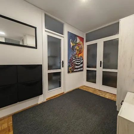 New Lovely Three Bedroom ベオグラード