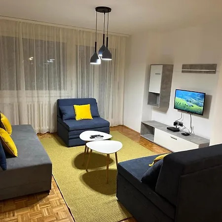 New Lovely Three Bedroom * 贝尔格莱德