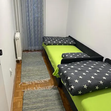 New Lovely Three Bedroom Апартаменты *