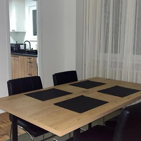 New Lovely Three Bedroom 公寓 贝尔格莱德