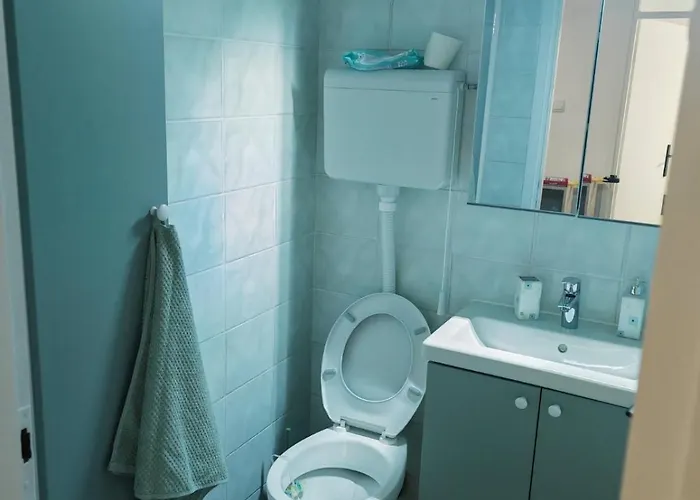 아파트 New Lovely Three Bedroom 베오그라드