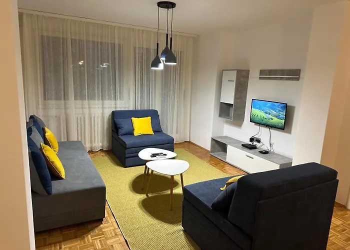 New Lovely Three Bedroom * 베오그라드